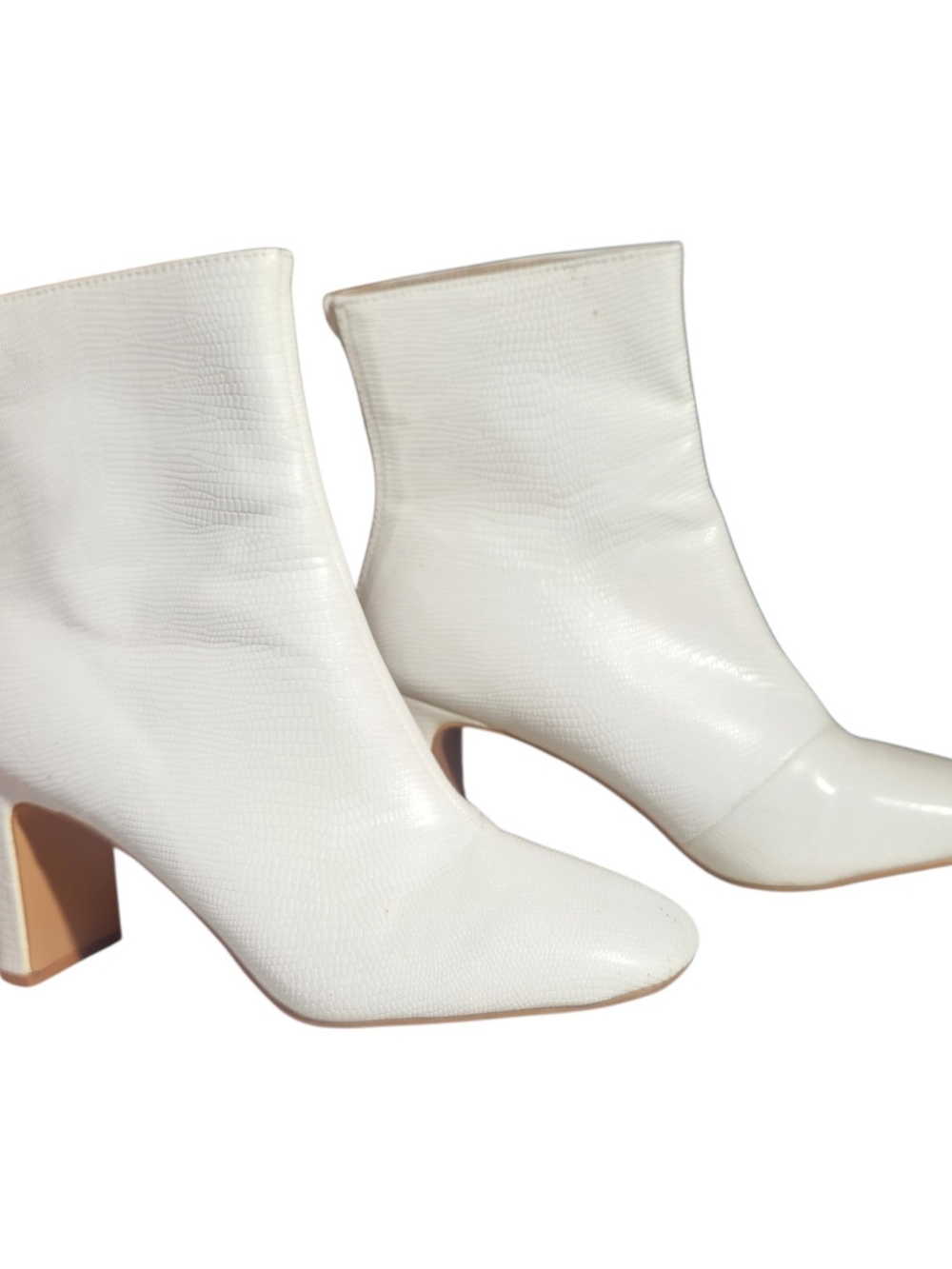 Nasty Gal White Ankle Boots With A Pebbled Textured Chunky Heel Size 6/39